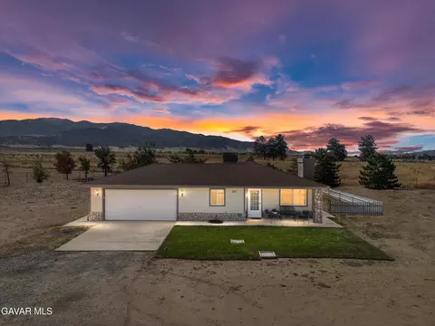 15160 Wade Ave, Tehachapi, CA 93561