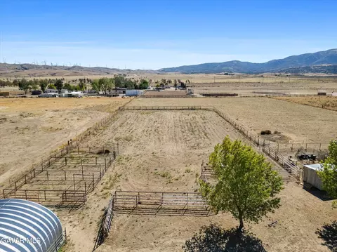 15160 Wade Ave, Tehachapi, CA 93561 photo 8