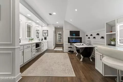 Bath - 2729 Parton Circle Cir, Lancaster, CA 93536 photo 5 of 8