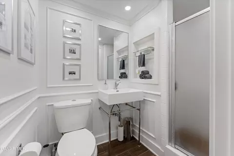 Bath - 2729 Parton Circle Cir, Lancaster, CA 93536 photo 2 of 8