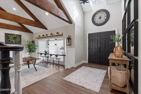 Entry Way - 2729 Parton Circle Cir, Lancaster, CA 93536 photo 2 of 10