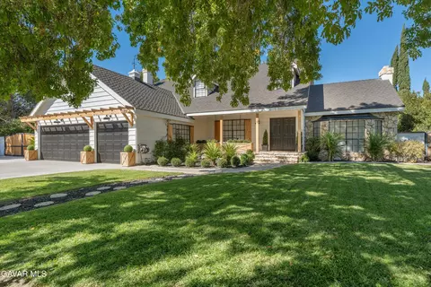 2729 Parton Circle Cir, Lancaster, CA 93536