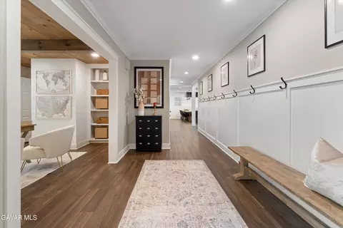Entry Way - 2729 Parton Circle Cir, Lancaster, CA 93536 photo 8 of 10