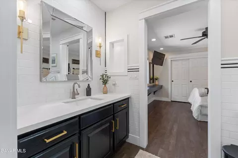 Bath - 2729 Parton Circle Cir, Lancaster, CA 93536 photo 3 of 8