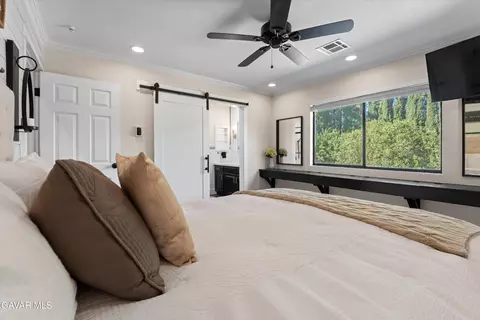 Bedroom - 2729 Parton Circle Cir, Lancaster, CA 93536 photo 2 of 5