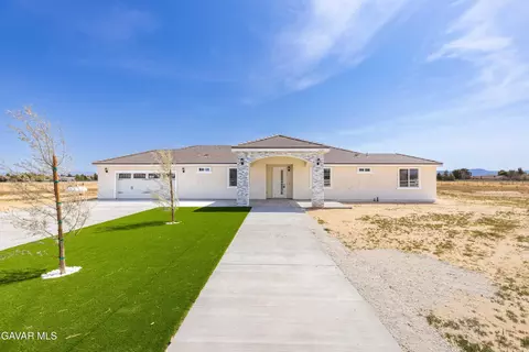 8546 Avenue D4 W, Lancaster, CA 93536