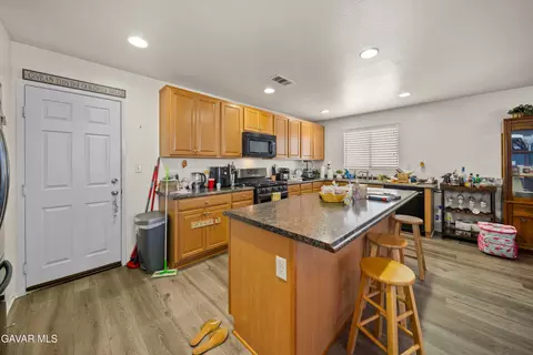 Kitchen - 3339 James Ct, Lancaster, CA 93535 photo 4 of 4