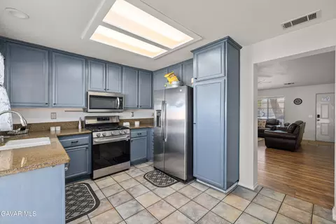 10852 Bonanza Rd, Adelanto, CA 92301 photo 14
