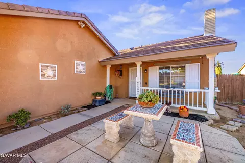 10852 Bonanza Rd, Adelanto, CA 92301 photo 2