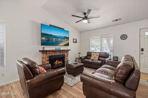 10852 Bonanza Rd, Adelanto, CA 92301 photo 10
