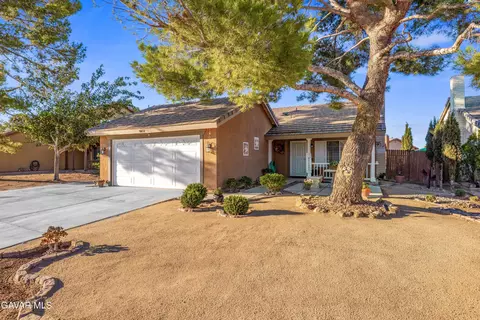 10852 Bonanza Rd, Adelanto, CA 92301