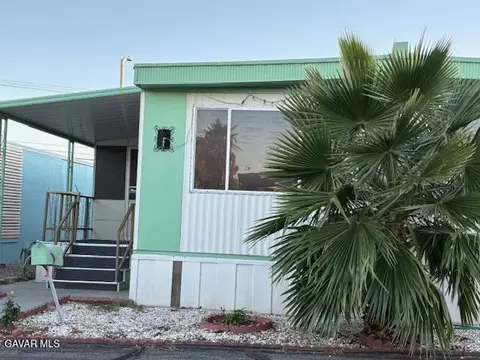 38015 30th St E #27, Palmdale, CA 93550