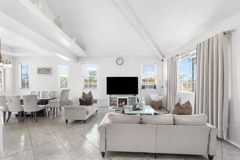 44559 Aspen St, Lancaster, CA 93535 photo 6