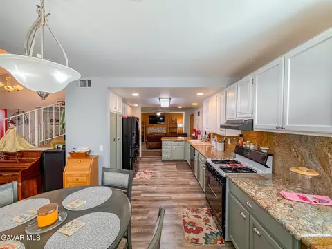 Kitchen - 43925 17th St E, Lancaster, CA 93535 photo 2 of 7
