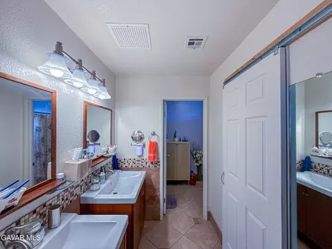 Bath - 43925 17th St E, Lancaster, CA 93535 photo 4 of 6