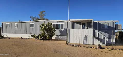 141 Balboa Ave, Mojave, CA 93501