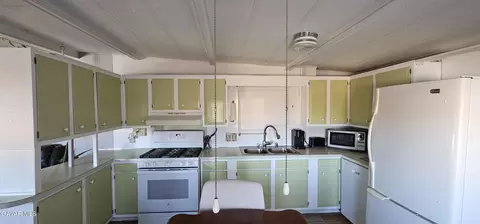 141 Balboa Ave, Mojave, CA 93501 photo 14