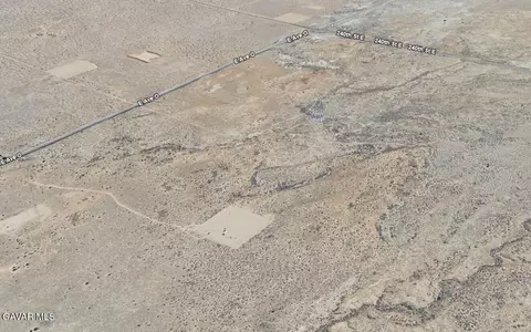 E Ave O-8, Palmdale, CA 93591 photo 2