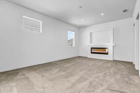 Living - 561 Winchester Dr, Oxnard, CA 93035 photo 2 of 2