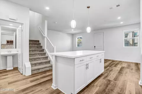 Entry Way - 561 Winchester Dr, Oxnard, CA 93035 photo 1 of 1