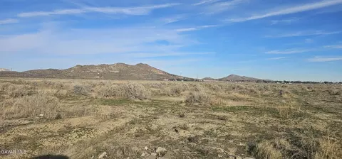 67 Th St West Felsite Ave, Rosamond, CA 93560