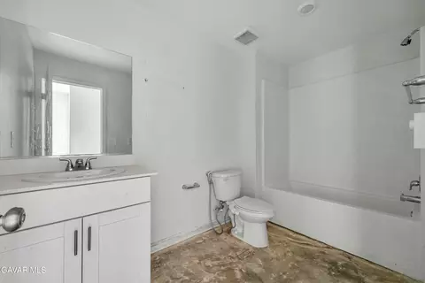 Bath - 44755 22nd St E, Lancaster, CA 93535 photo 2 of 2