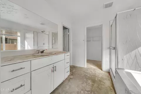 Bath - 44755 22nd St E, Lancaster, CA 93535 photo 1 of 2
