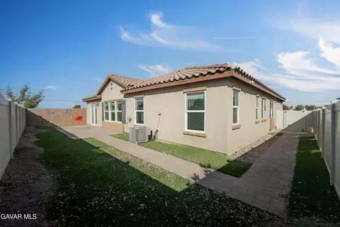 Exterior - 44755 22nd St E, Lancaster, CA 93535 photo 3 of 4