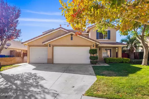 2812 Oldfield St W, Lancaster, CA 93536