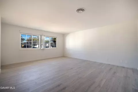 614 Pondera St E, Lancaster, CA 93535 photo 3