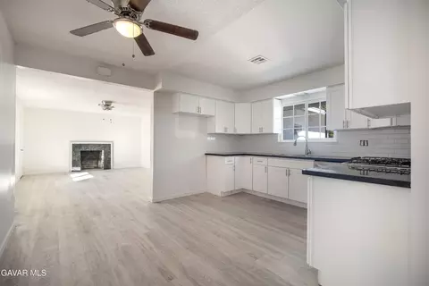 614 Pondera St E, Lancaster, CA 93535 photo 4