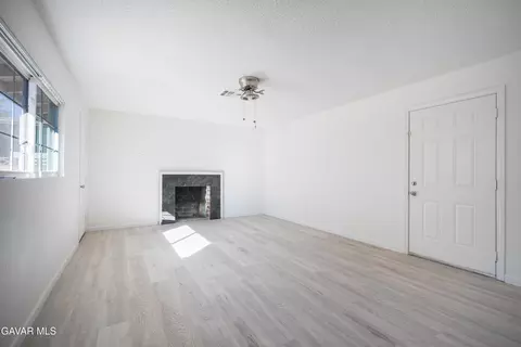614 Pondera St E, Lancaster, CA 93535 photo 6