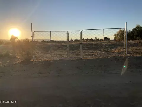 Cor Ave W4 Drt 175 Ste, Palmdale, CA 93591