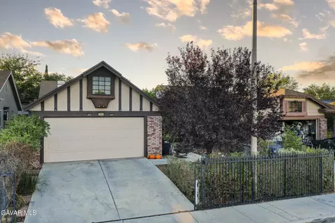 37621 15th St E, Palmdale, CA 93550