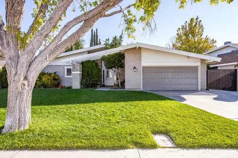 43710 21st St W, Lancaster, CA 93536
