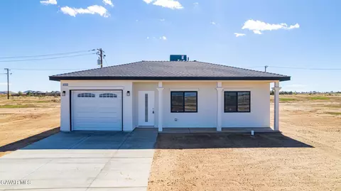 8220 Lewis Ave, California City, CA 93505