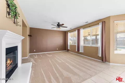 Living - 41507 Alexo Dr, Lancaster, CA 93536 photo 7 of 8