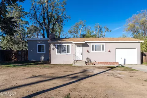 909 Curry St S, Tehachapi, CA 93561