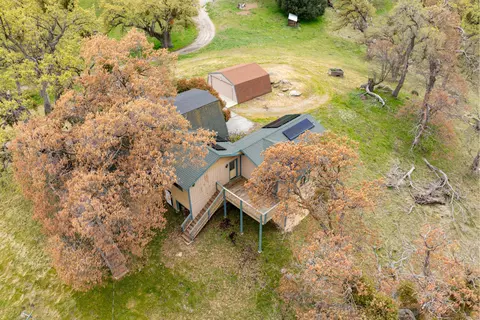 View/Area - 30301 Knight Ct, Tehachapi, CA 93561 photo 1 of 5