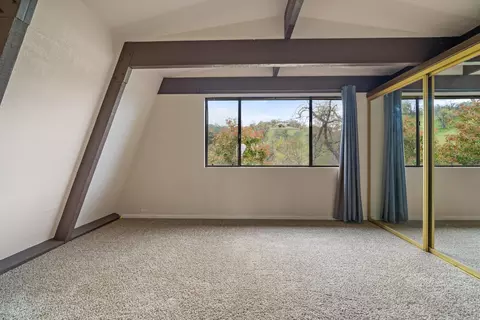 Bedroom - 30301 Knight Ct, Tehachapi, CA 93561 photo 5 of 5