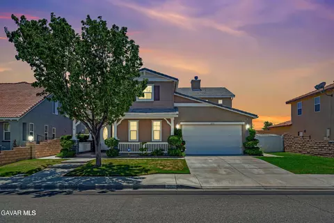 2252 Cypress St, Lancaster, CA 93535
