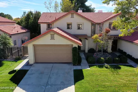 2816 Dartmouth Dr, Lancaster, CA 93536