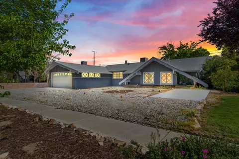 1138 Avenue J4 E, Lancaster, CA 93535