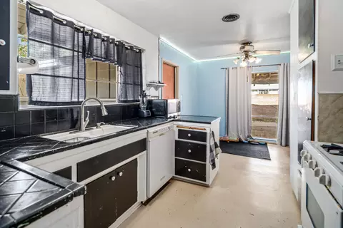 1138 Avenue J4 E, Lancaster, CA 93535 photo 11