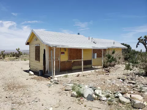 20649 Avenue Y E, Llano, CA 93544