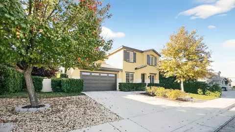 5826 Paddington Dr, Palmdale, CA 93552