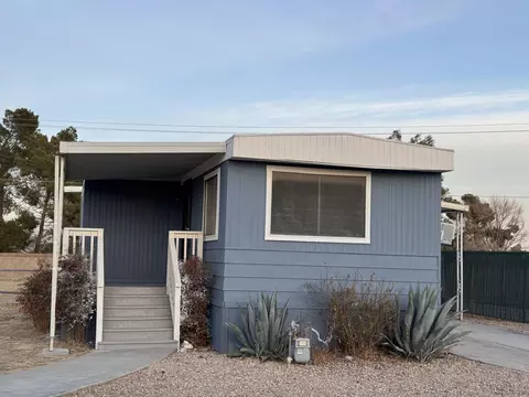 2001 Westerly Dr #77, Rosamond, CA 93560