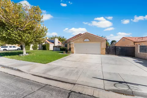 45712 Saint Andrews St, Lancaster, CA 93534