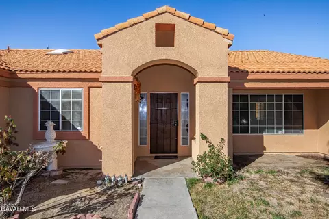 5059 Saint Laurent Pl, Palmdale, CA 93552
