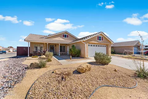 2440 Westpark Dr, Rosamond, CA 93560